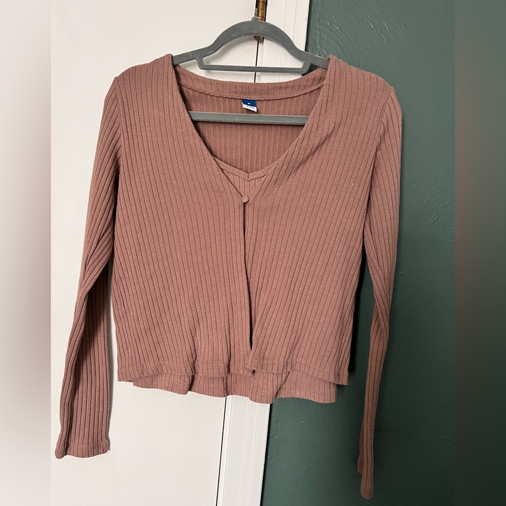Old Navy thin sweater and tank set. Note- two different sizes!